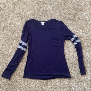 Dark blue shirt with pocke